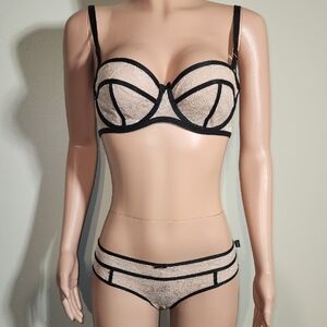 Gilligan & O'Malley Black and Cream Lace Bra Set